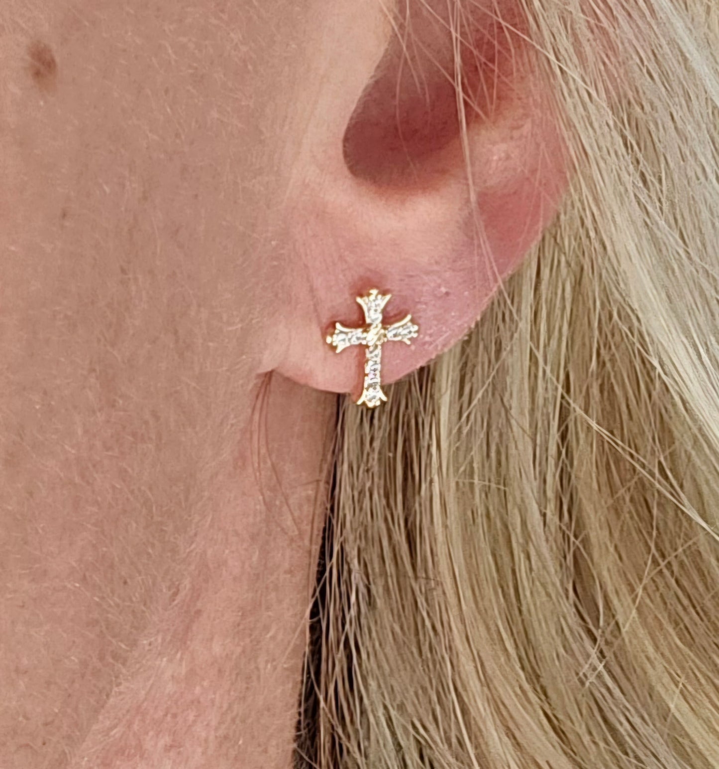 Cross Stud