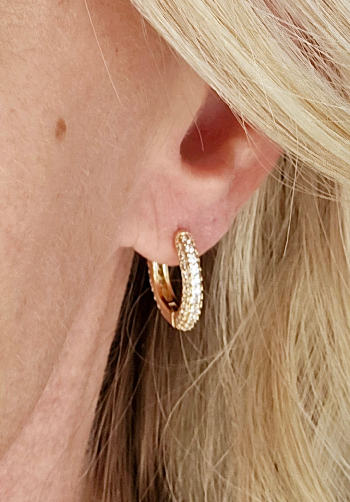 Chunky CZ Round Huggies