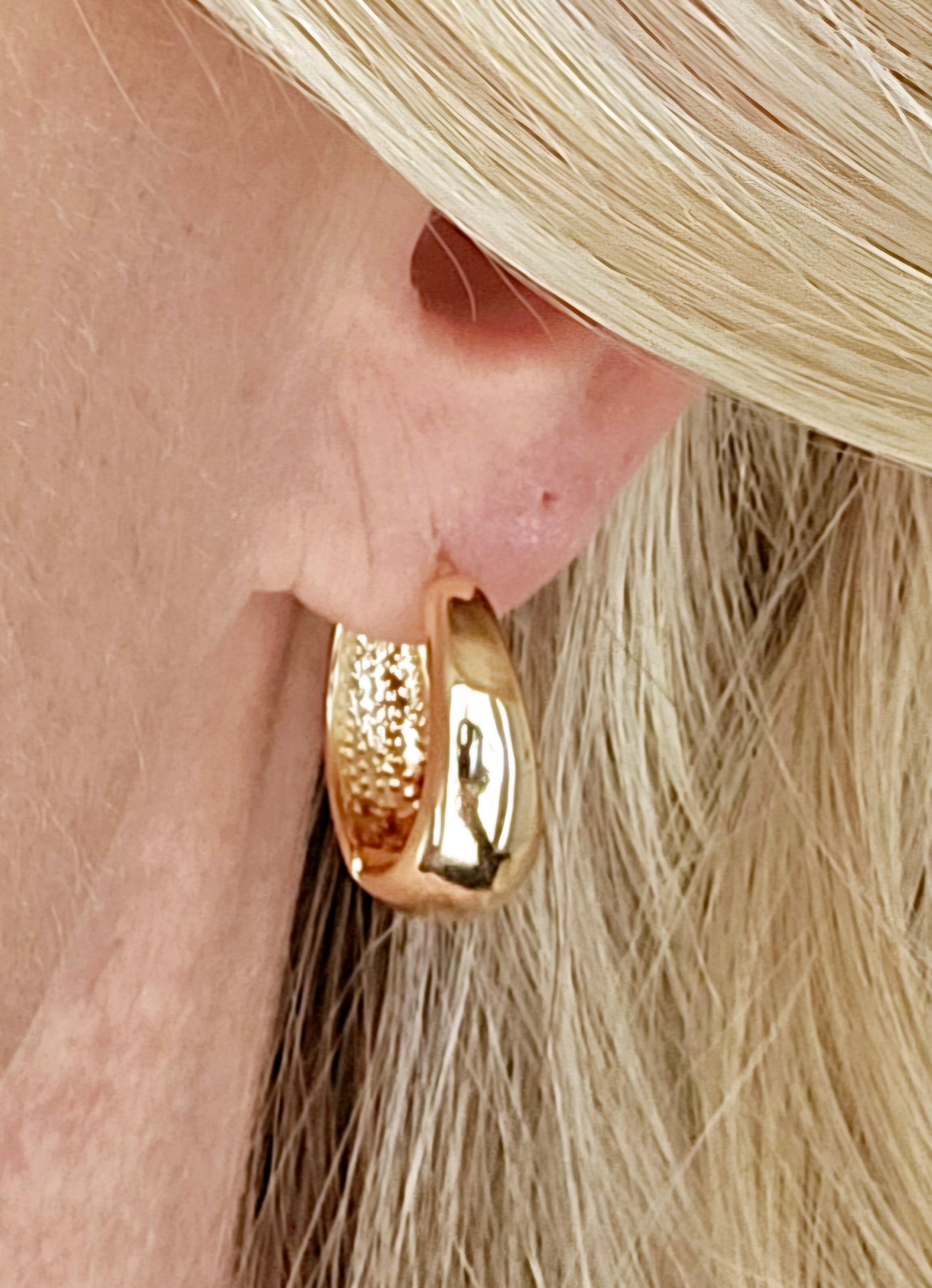 Chunky Teardrop Huggie