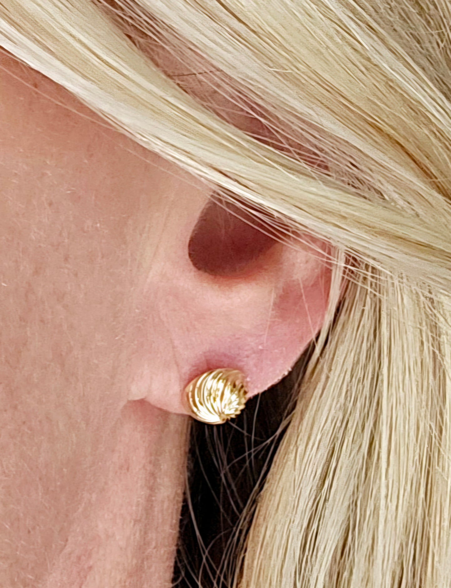 Vortex Stud