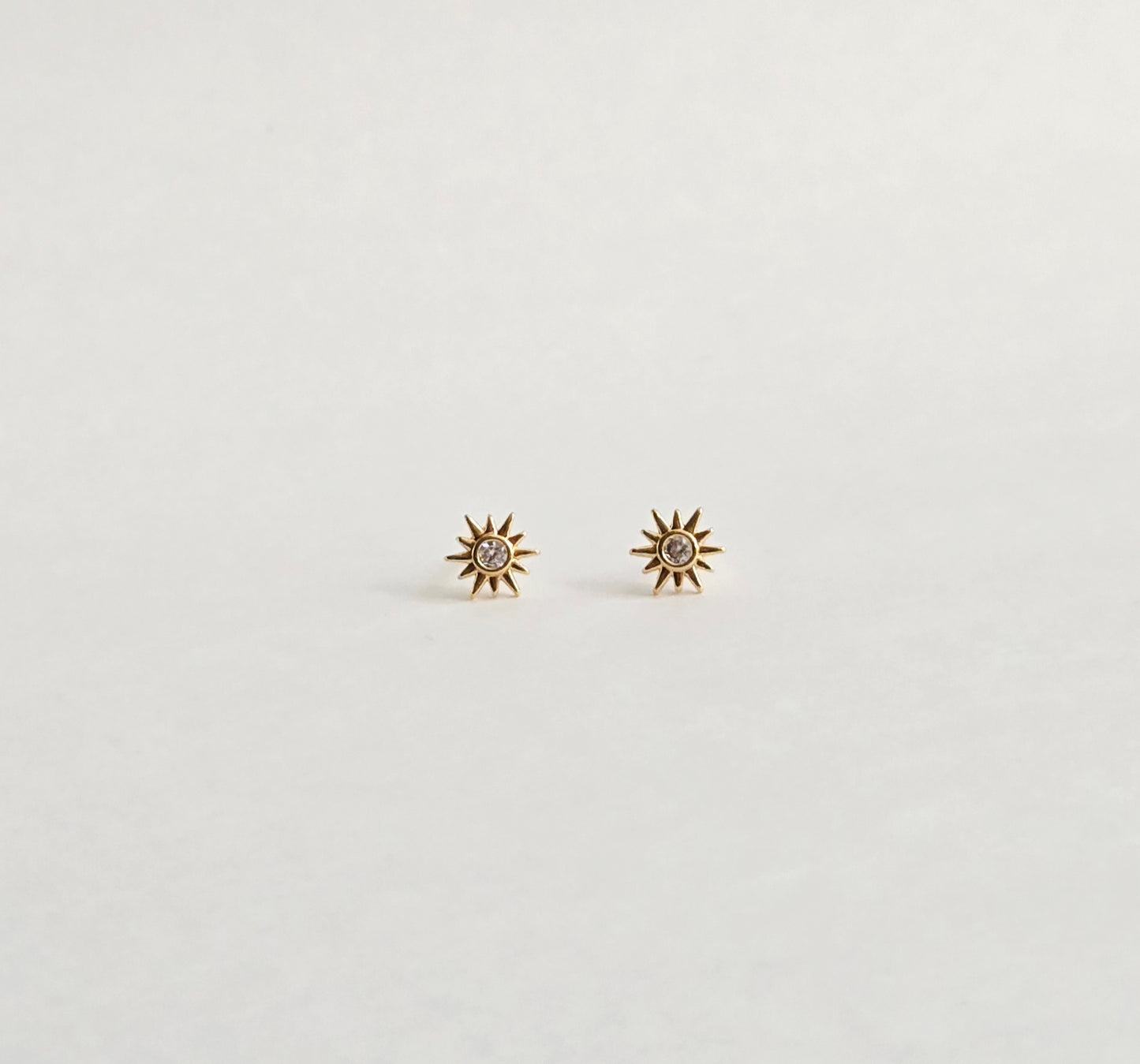 Sunburst stud