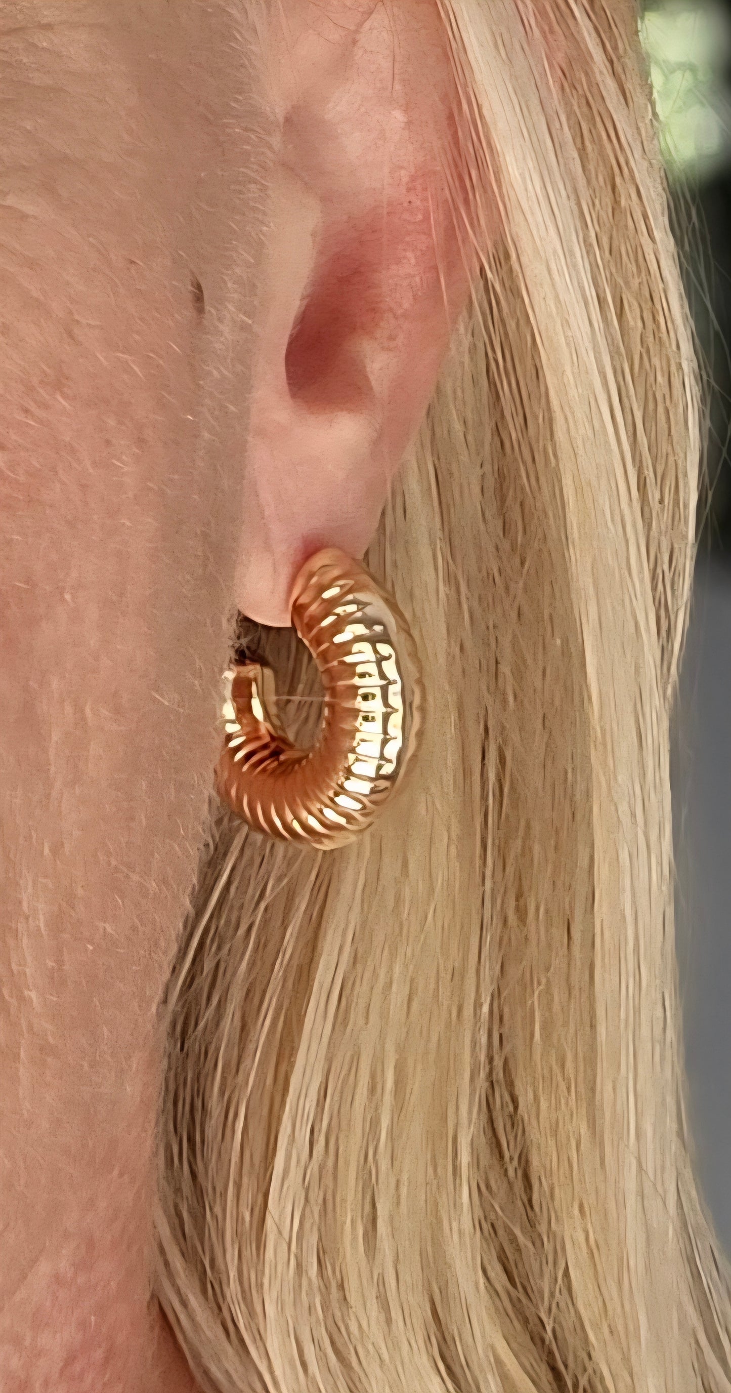 Chunky textured hoop