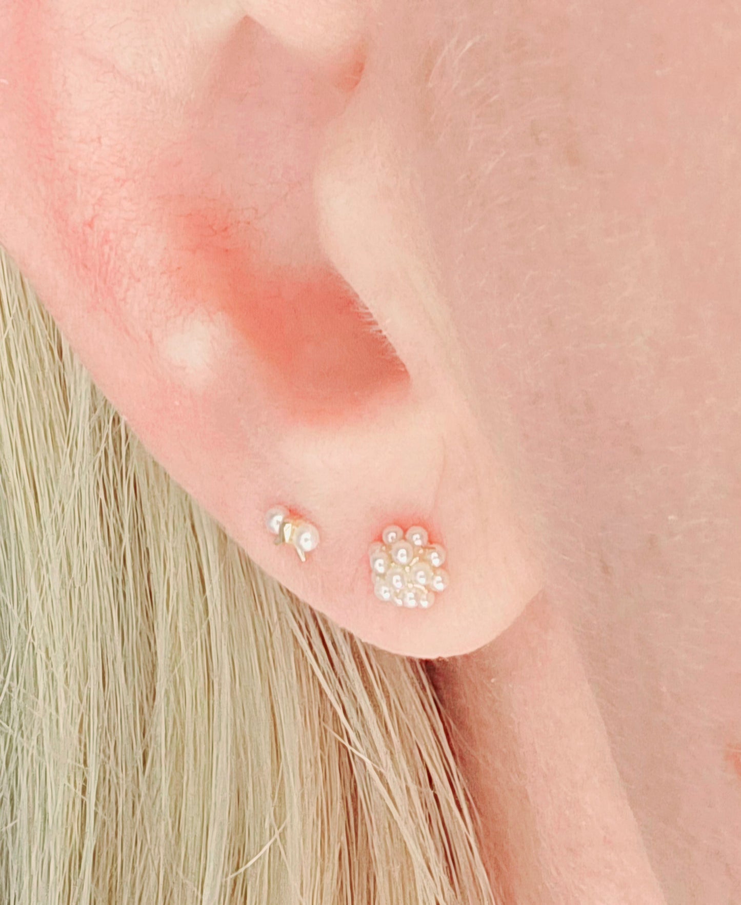 Tiny pearl bow stud