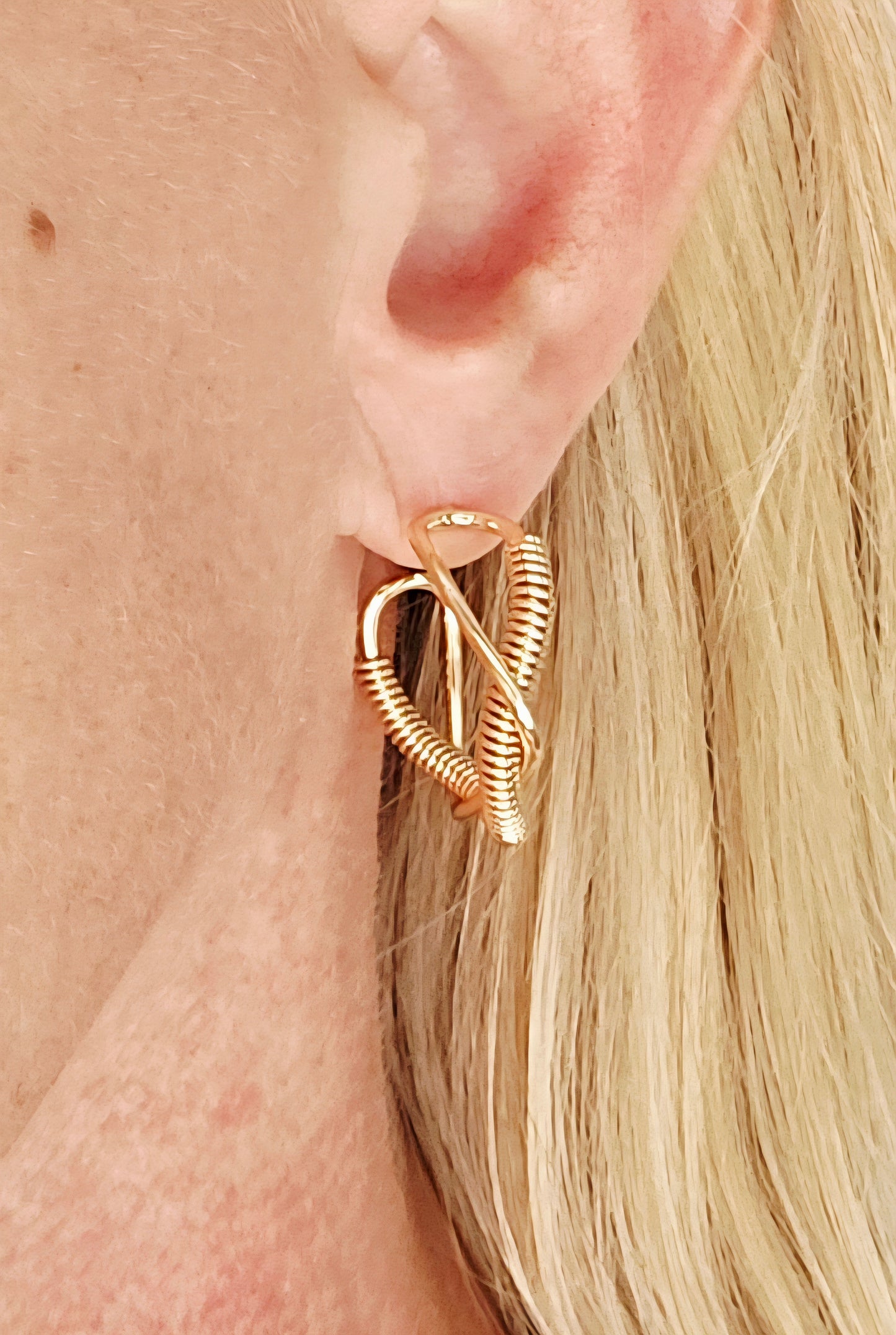 twisted wire hoops