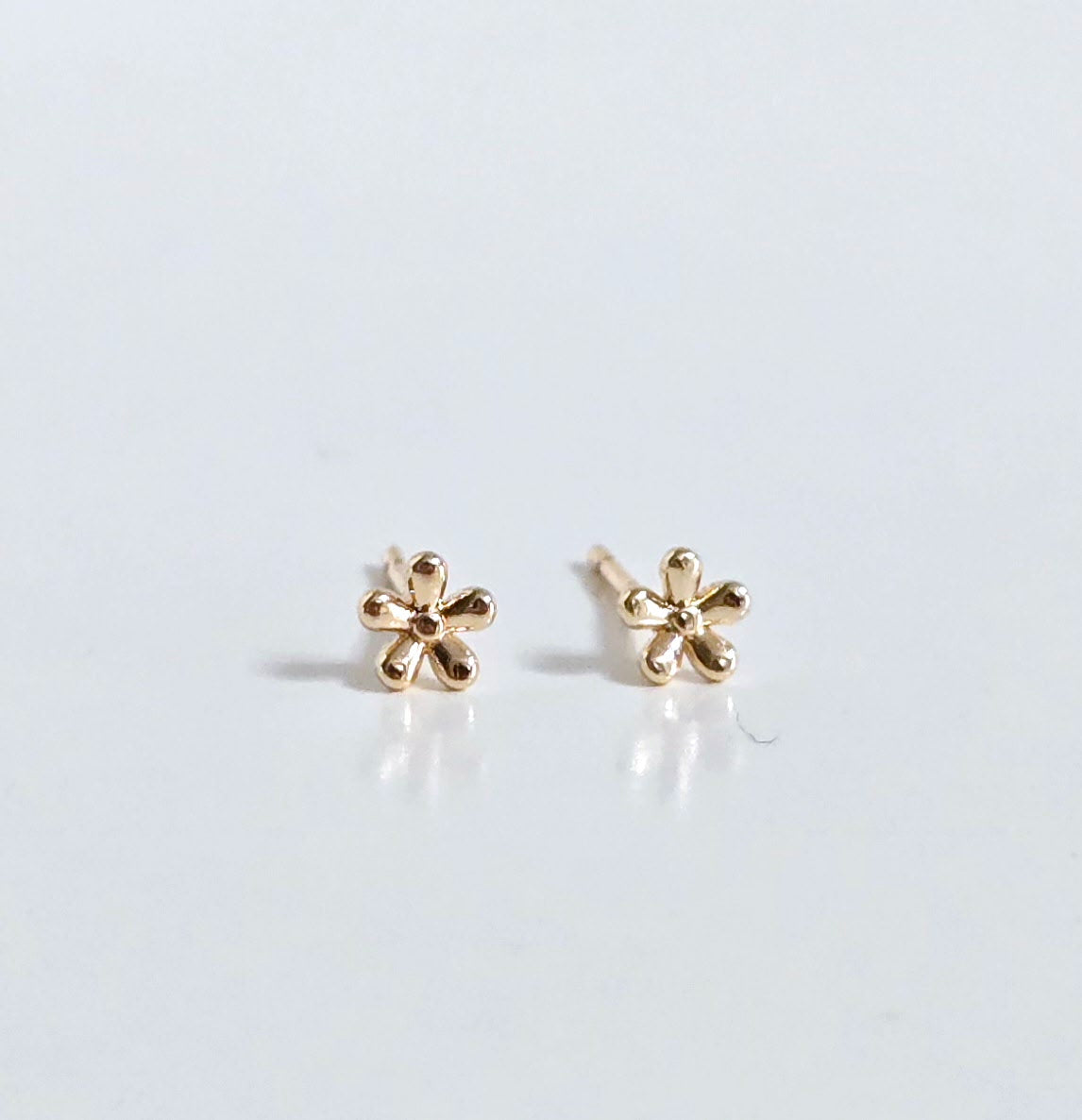 Tiny Flower Stud