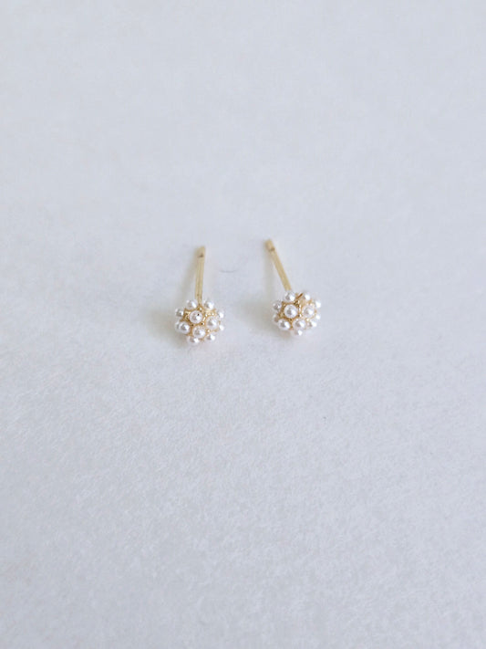 Dainty pearl cluster stud
