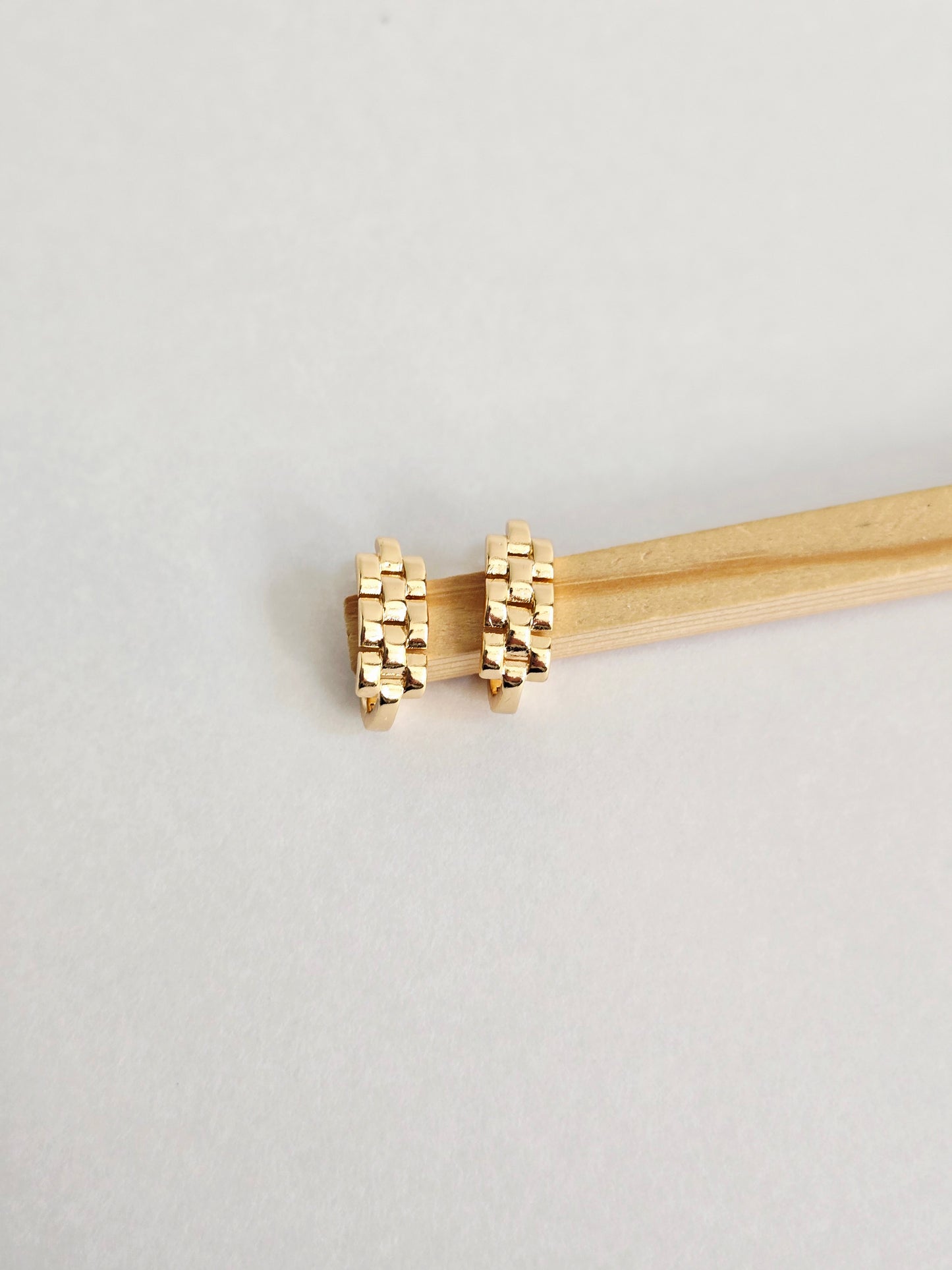 Oval links hoop earrings