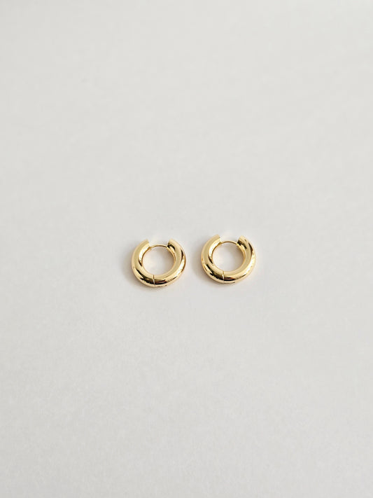 Everyday chunky huggie