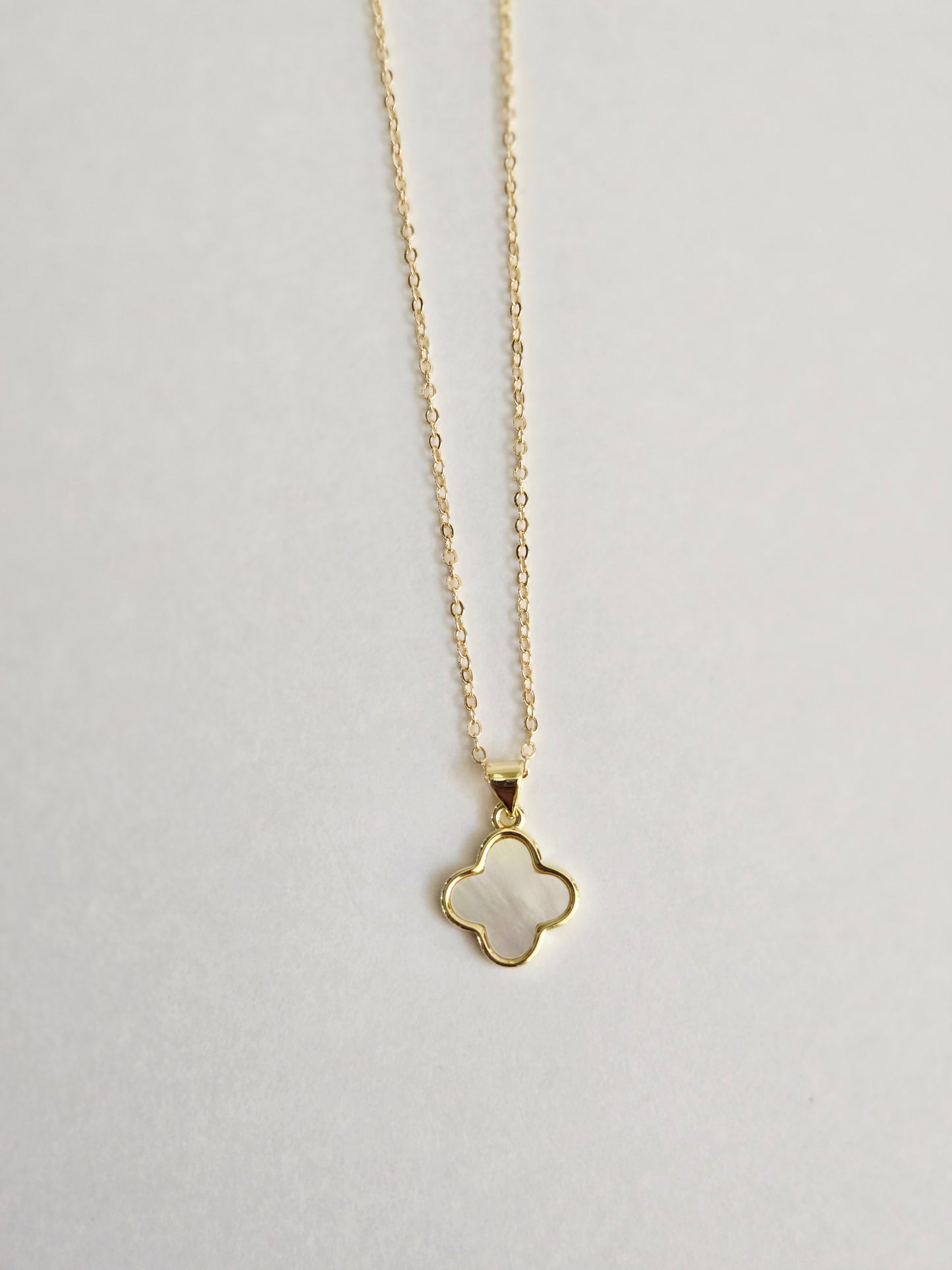 Pearl petals Pendant